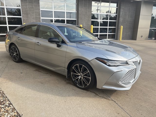 2019 Toyota Avalon XLE XSE Touring Limited photo 2