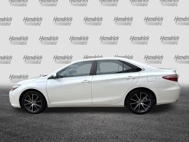 2017 Toyota Camry XSE photo 2