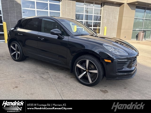 2024 Porsche Macan's photo