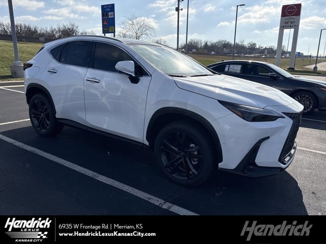 2026 Lexus NX PHEV 450h+'s photo