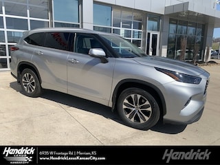 2022 Toyota Highlander Hybrid XLE SUV