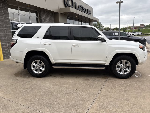 2023 Toyota 4Runner SR5 Premium photo 3