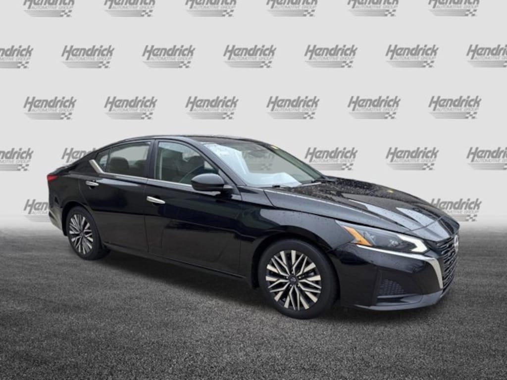 Used 2023 Nissan Altima 2.5 SV Sedan