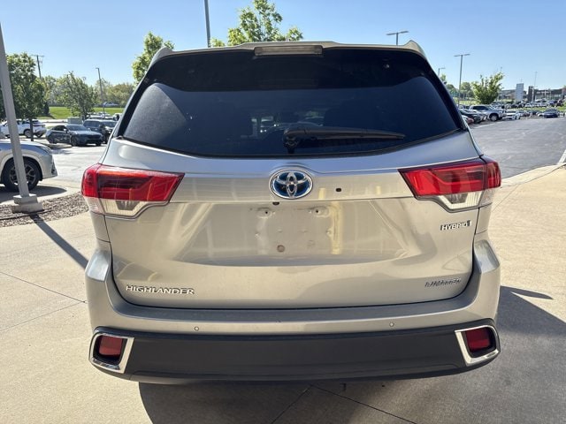 2017 Toyota Highlander Hybrid Limited photo 3