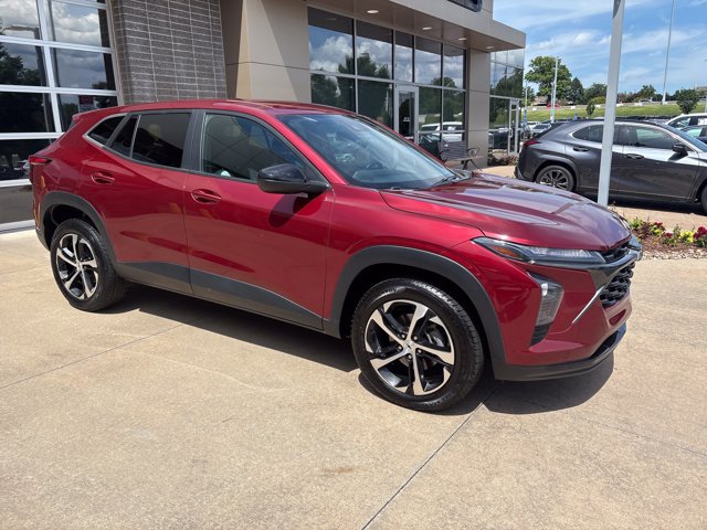 Used 2024 Chevrolet Trax RS with VIN KL77LGE2XRC061986 for sale in Kansas City