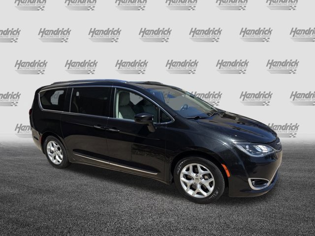 Used 2018 Chrysler Pacifica Touring L Plus with VIN 2C4RC1EG0JR132984 for sale in Kansas City