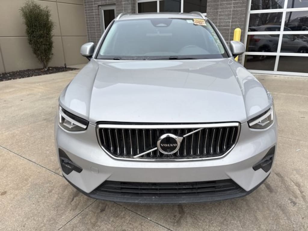 Used 2025 Volvo XC40 Plus Bright Theme SUV