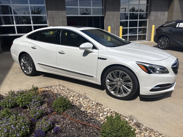 Used 2017 Buick LaCrosse Premium with VIN 1G4ZR5SS0HU144558 for sale in Kansas City