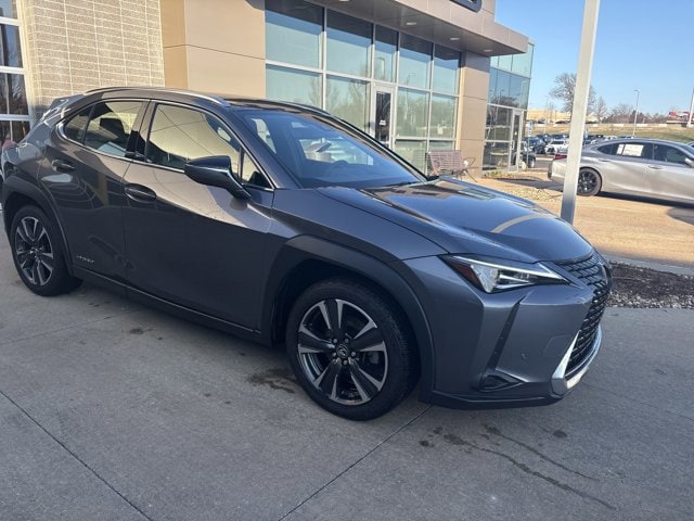 Used 2019 Lexus UX Hybrid 250h with VIN JTHU9JBH9K2013593 for sale in Kansas City