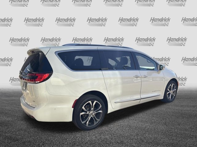 2021 Chrysler Pacifica Pinnacle photo 6