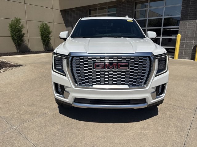 2024 GMC Yukon Denali photo 2