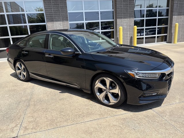 Used 2018 Honda Accord Touring with VIN 1HGCV1F9XJA219796 for sale in Kansas City