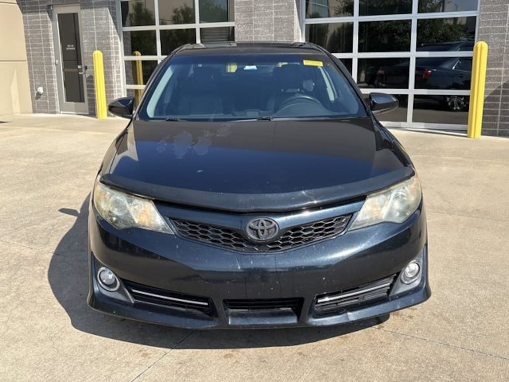 Used 2012 Toyota Camry SE Sedan