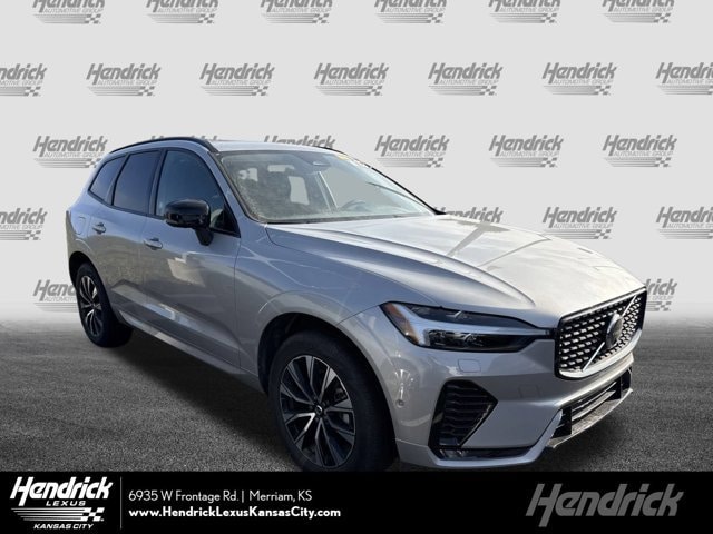2025 Volvo XC60 Plus's photo