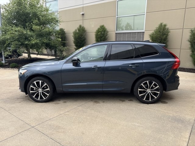 Volvo XC60 Plus Dark Theme