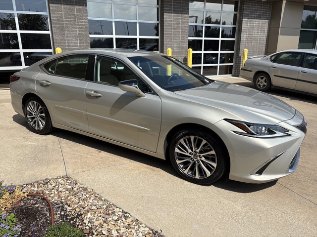 2019 Lexus ES 350 photo 2