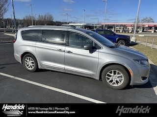 2020 Chrysler Pacifica Touring L Van Passenger Van