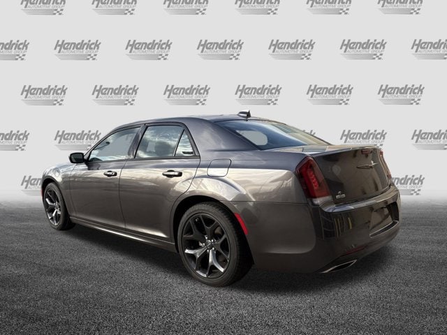 2023 Chrysler 300 Touring L photo 6