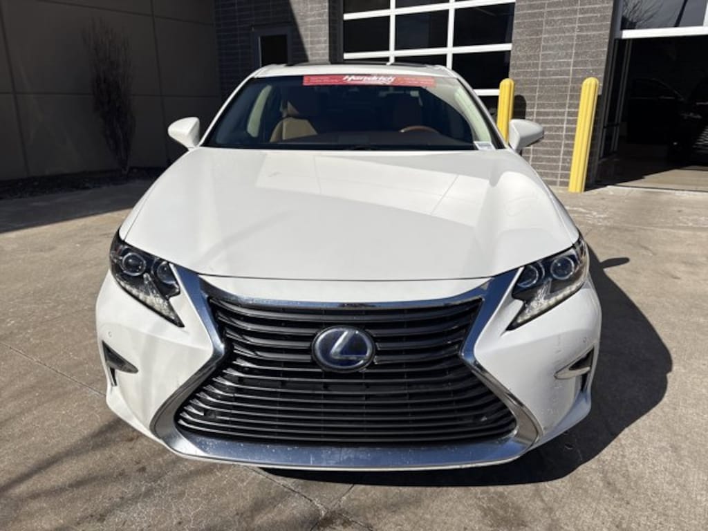 Used 2016 Lexus ES 300h Hybrid Sedan