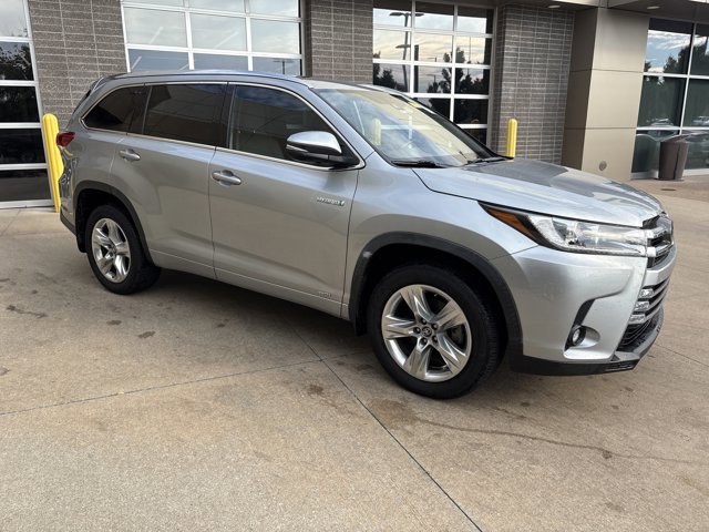 Used 2019 Toyota Highlander Limited with VIN 5TDDGRFH9KS073155 for sale in Kansas City