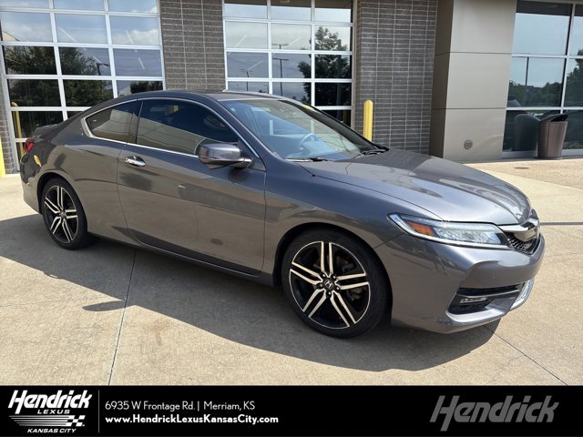 2017 Honda Accord Touring Auto's photo