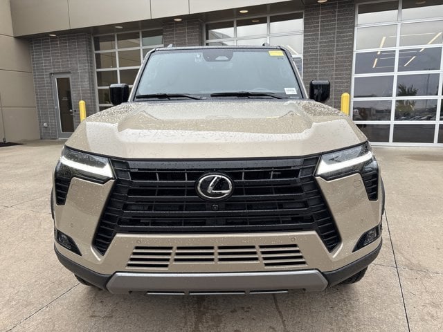 2025 LEXUS GX 550 OVERTRAIL PLUS photo 2