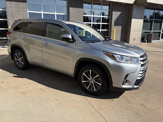 2018 Toyota Highlander XLE photo 2