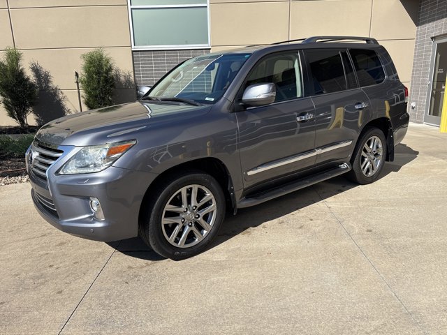 2013 Lexus LX 570 photo 4
