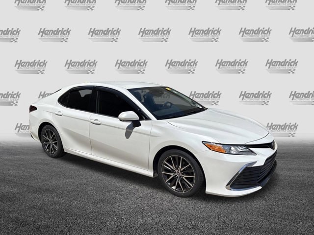 Used 2022 Toyota Camry XLE with VIN 4T1F11AK7NU072659 for sale in Kansas City
