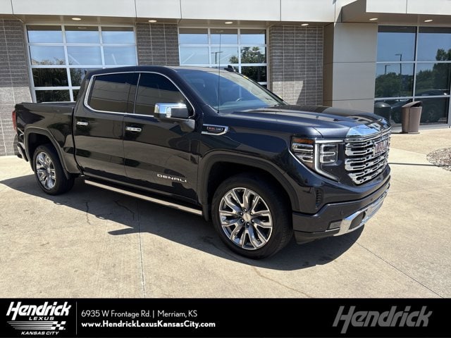 2023 GMC Sierra 4WD Crew Cab Short Box Denali's photo