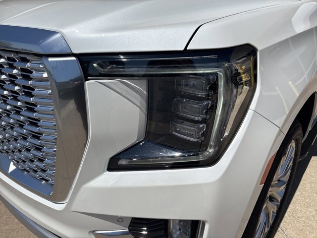 2024 GMC Yukon Denali photo 4