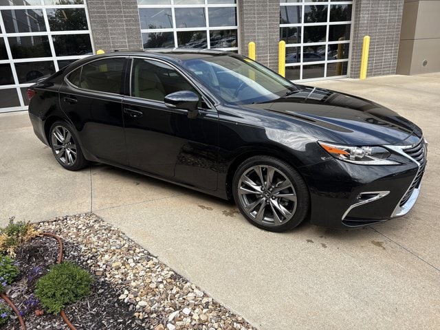 Used 2017 Lexus ES 350 with VIN 58ABK1GG6HU042824 for sale in Kansas City