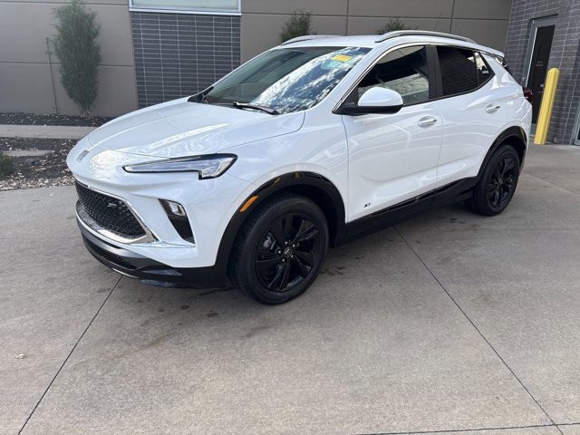 2025 Buick Encore GX Sport Touring photo 4