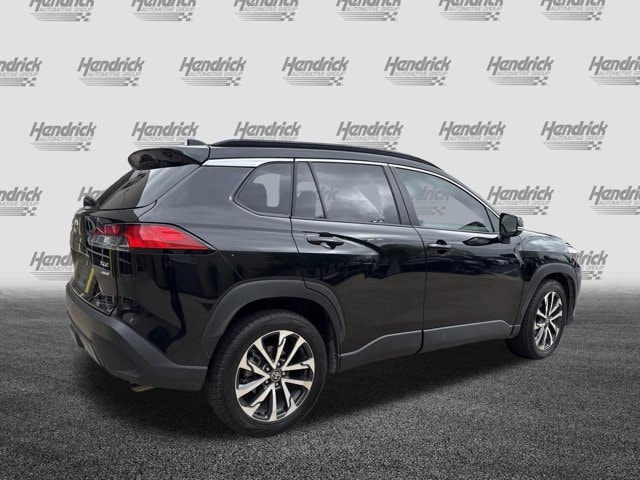 2023 Toyota Corolla Cross XLE photo 6