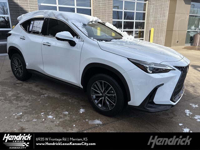 2026 Lexus NX PHEV 450h+'s photo