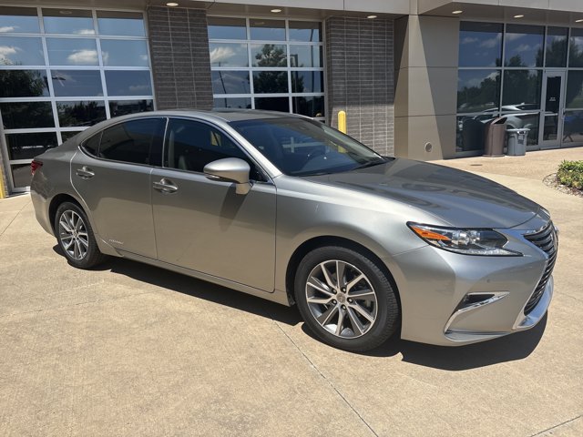 Used 2017 Lexus ES 300h with VIN JTHBW1GG4H2157903 for sale in Kansas City