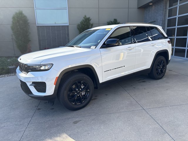 Used 2025 Jeep Grand Cherokee Altitude SUV