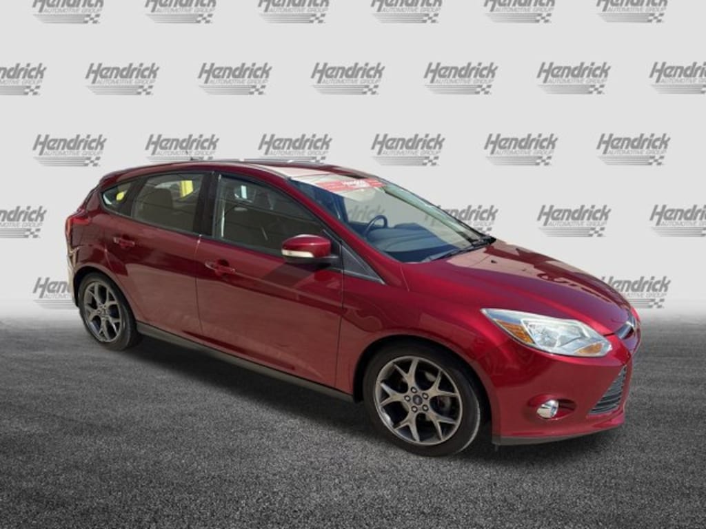 Used 2014 Ford Focus SE Hatchback