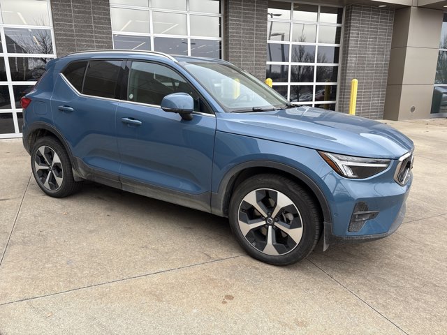 Used 2025 Volvo XC40 Plus with VIN YV4L12UE9S2585256 for sale in Kansas City