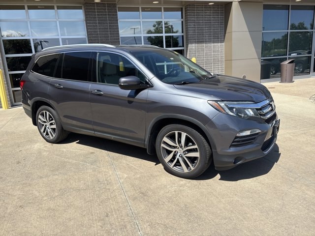 Used 2016 Honda Pilot Elite with VIN 5FNYF6H03GB123621 for sale in Kansas City