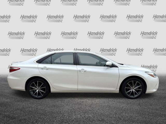2017 Toyota Camry XSE photo 3