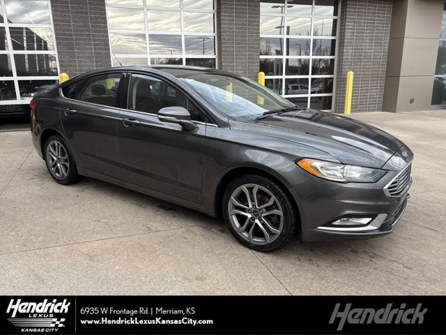 2017 Ford Fusion SE's photo