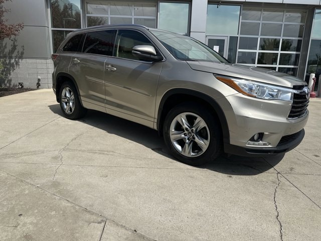 Used 2016 Toyota Highlander Limited with VIN 5TDDKRFH9GS245626 for sale in Kansas City
