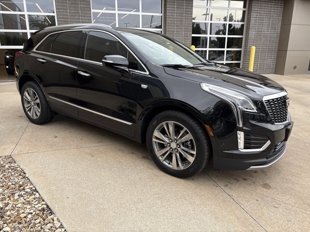 Used 2021 Cadillac XT5 Premium Luxury with VIN 1GYKNDRS9MZ187904 for sale in Kansas City
