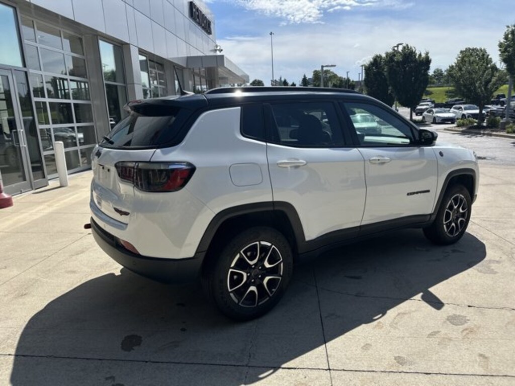 Used 2025 Jeep Compass Trailhawk SUV