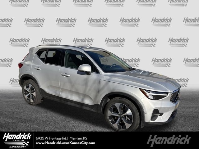 2025 Volvo XC40 Plus's photo