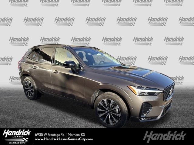 2025 Volvo XC60 Plus's photo