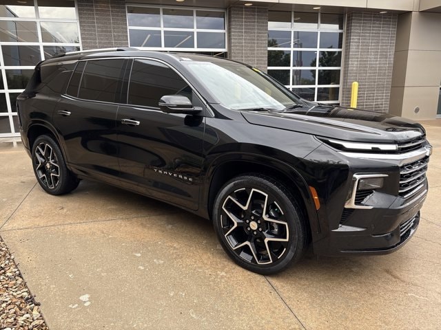 Used 2025 Chevrolet Traverse High Country with VIN 1GNEVKRS0SJ120649 for sale in Kansas City