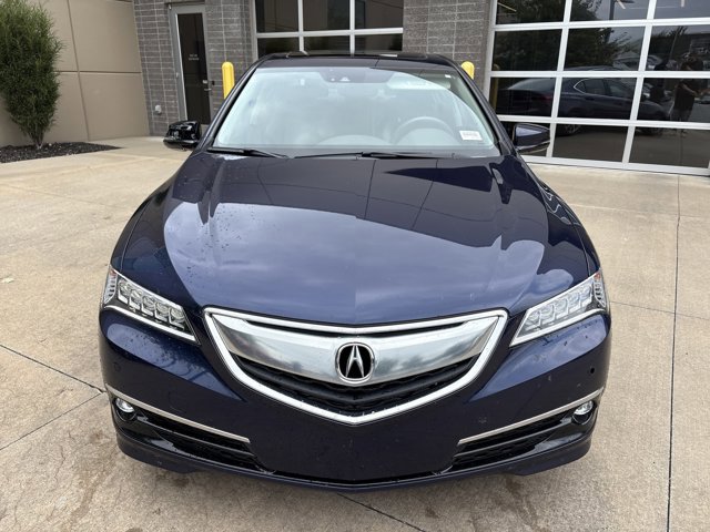 2017 Acura TLX SH-AWD Advance photo 2