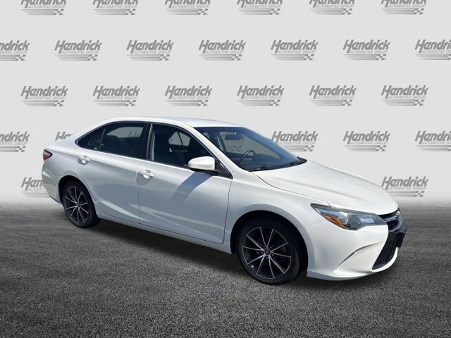 Used 2015 Toyota Camry XSE with VIN 4T1BF1FK2FU906718 for sale in Kansas City